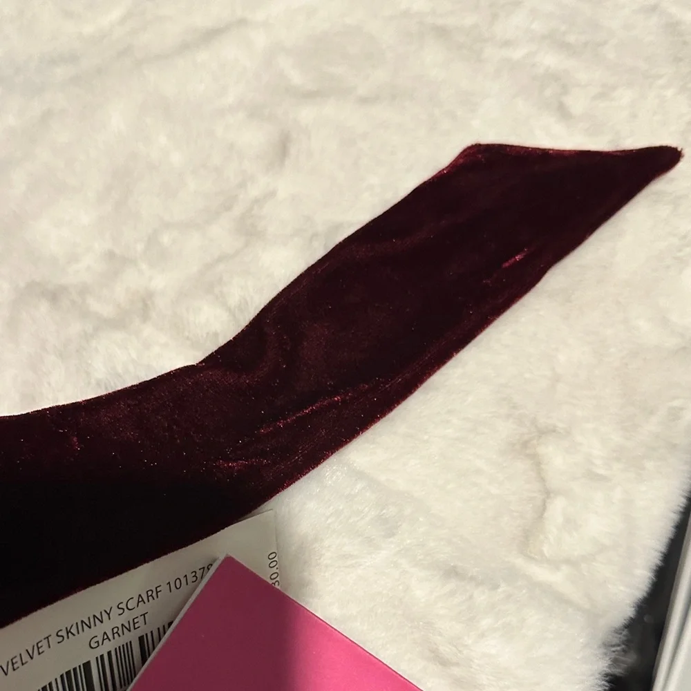 NWT Naturalizer Velvet Garnet Skinny Scarf